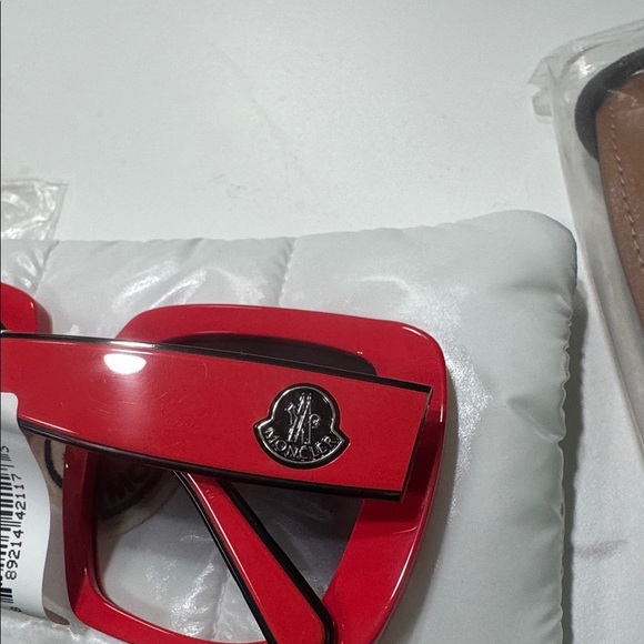 Moncler Bold Red Sunglasses Red - Picture 6 of 9